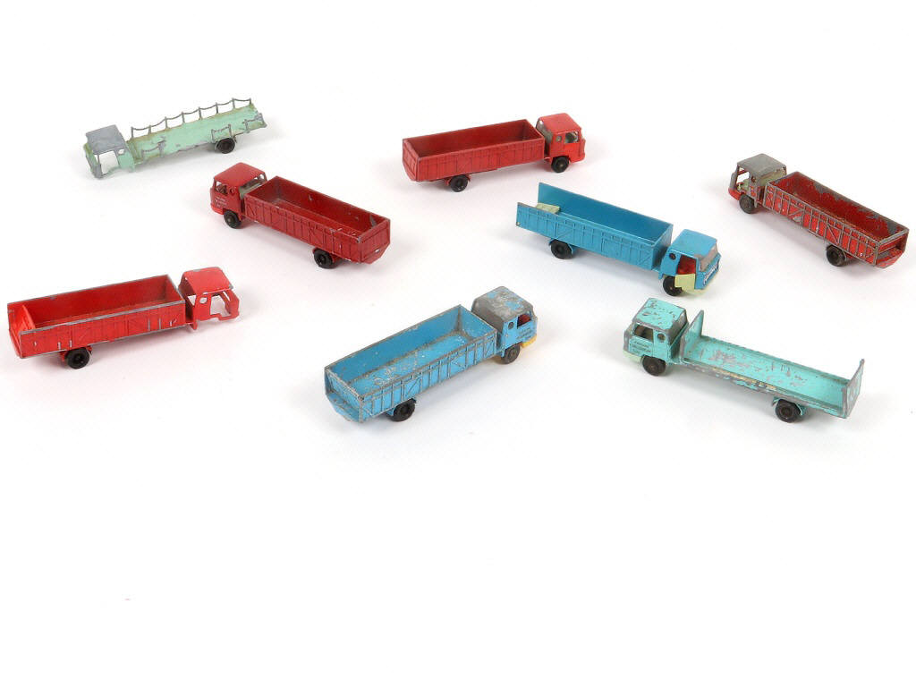 Lot 243 - MAJORETTE (FRANCE) (8)