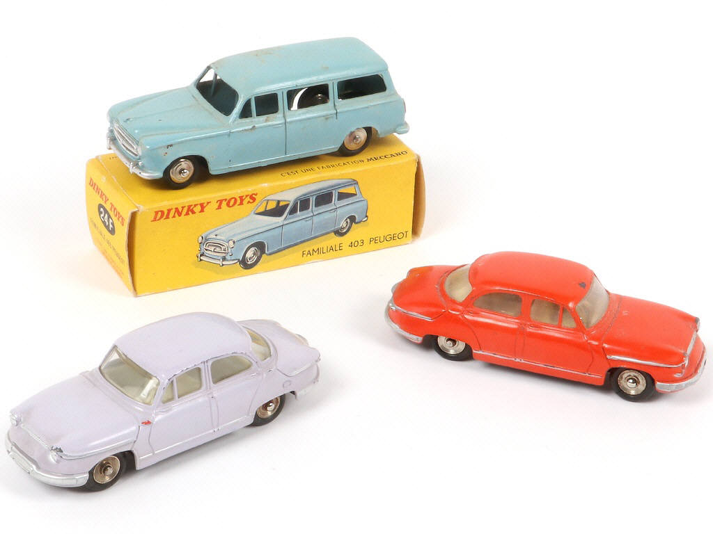 Lot 315 - DINKY TOYS (FRANCE) (3)