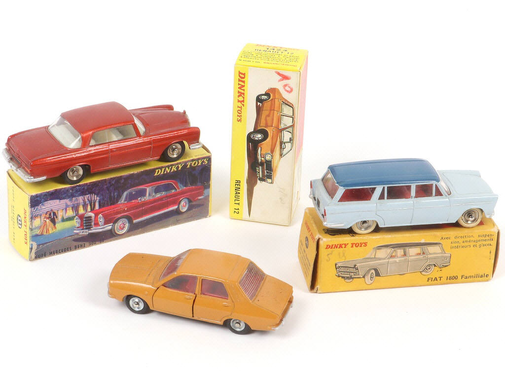 Lot 314 - DINKY TOYS (FRANCE) (3)