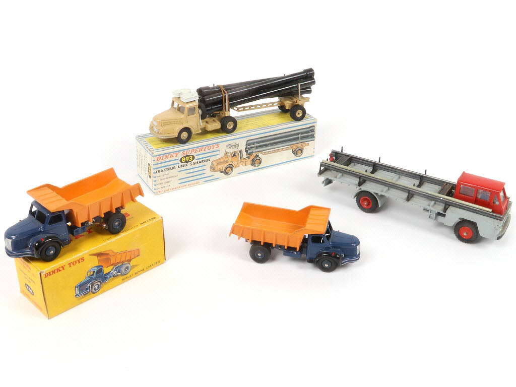 Lot 322 - DINKY TOYS (FRANCE) (4)
