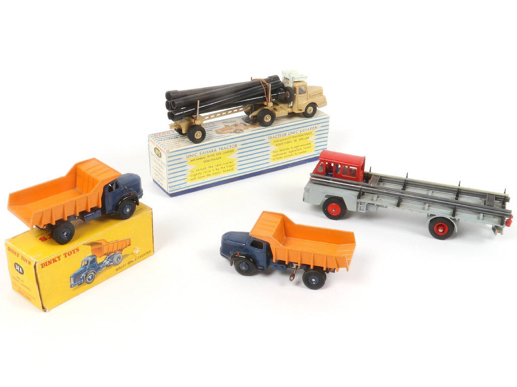 Lot 322 - DINKY TOYS (FRANCE) (4)