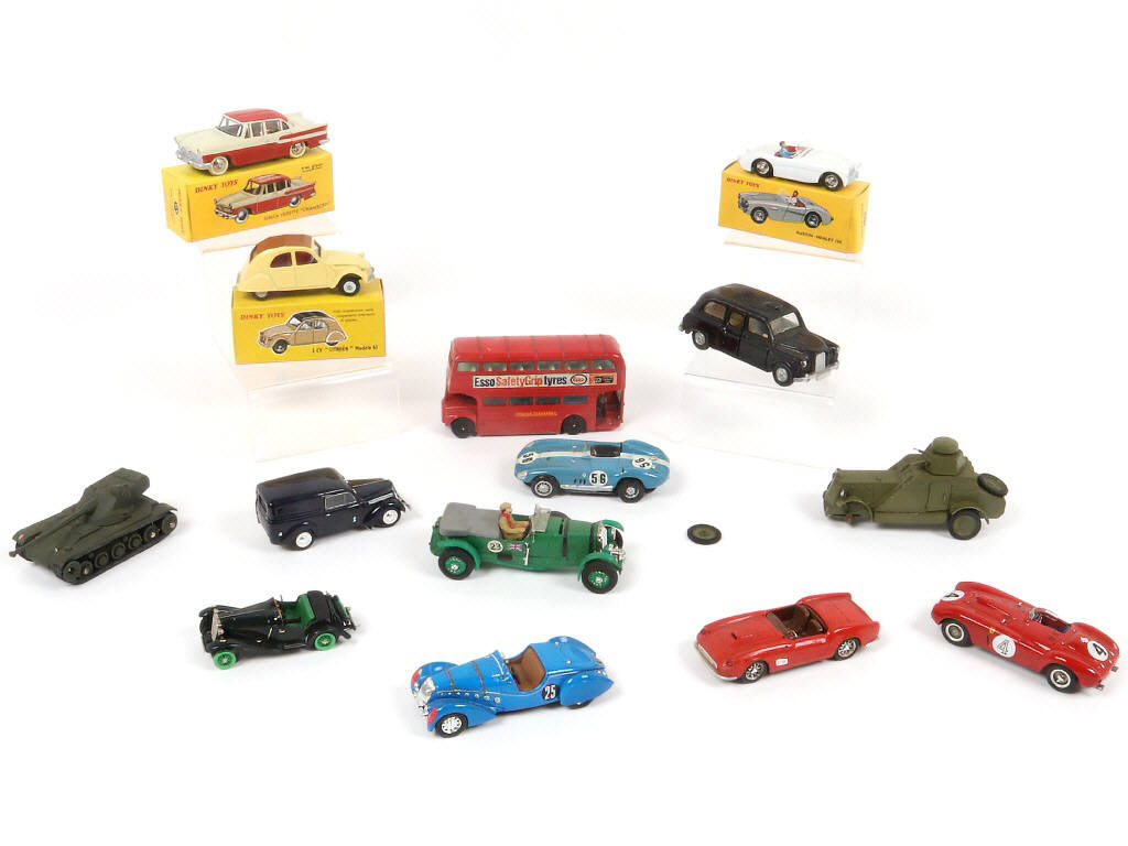 Lot 62 - DIVERS (14)