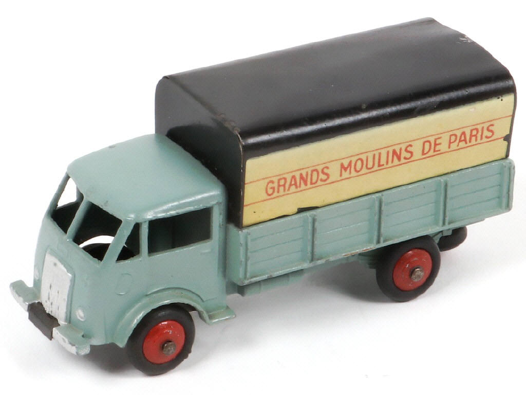 Lot 305 - DINKY TOYS (FRANCE) (1)