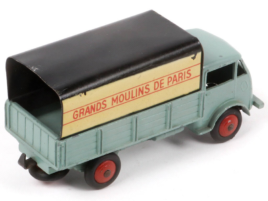 Lot 305 - DINKY TOYS (FRANCE) (1)