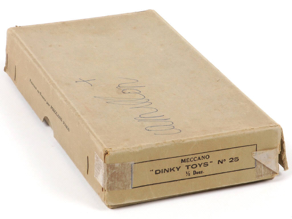 Lot 304 - DINKY TOYS (FRANCE) (1)