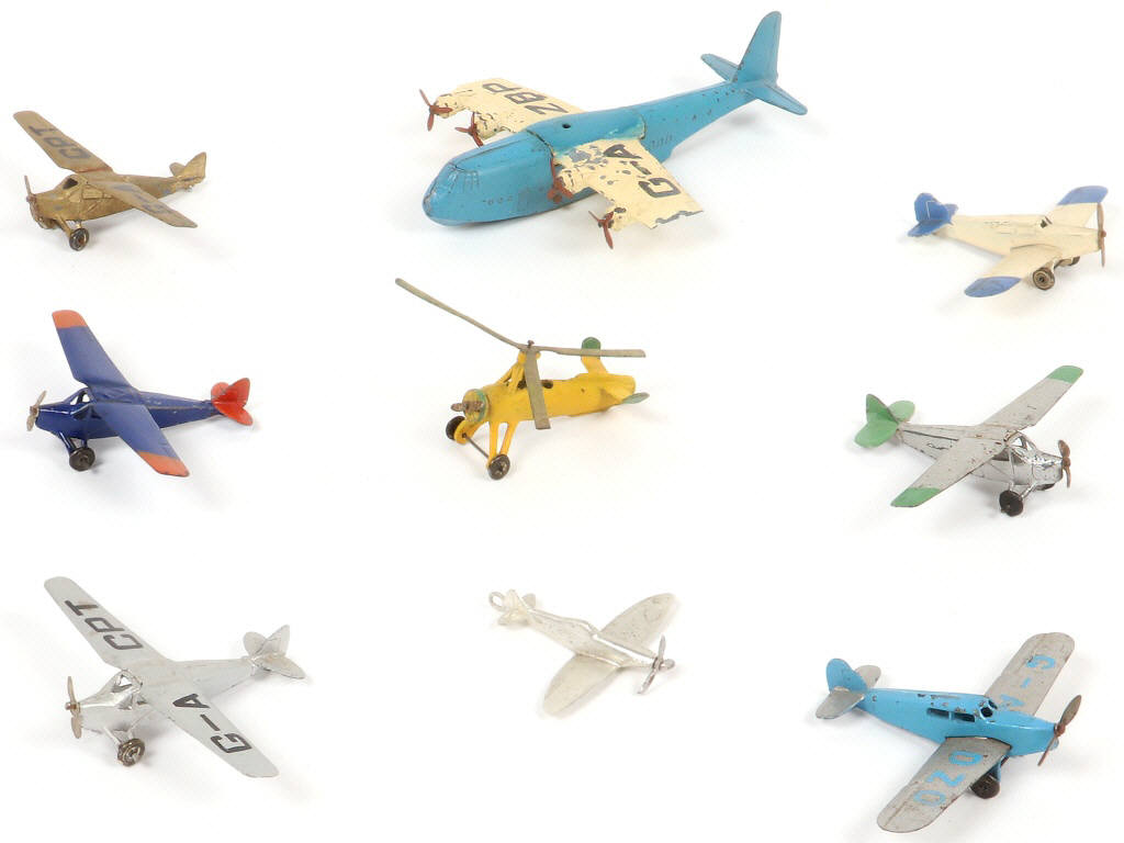 Lot 333 - DINKY TOYS (GB) (9)