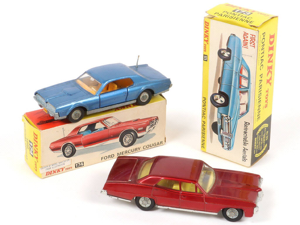 Lot 347 - DINKY TOYS (GB) (2)