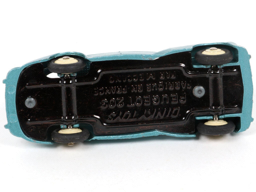 Lot 235 - DINKY TOYS (FRANCE) (1)