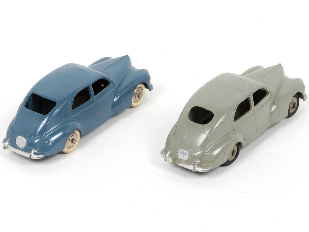 Lot 269 - DINKY TOYS (FRANCE) (2)