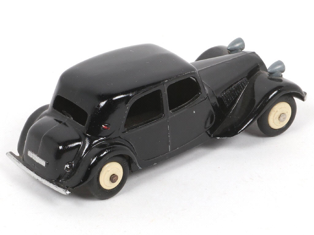 Lot 234 - DINKY TOYS (FRANCE) (1)