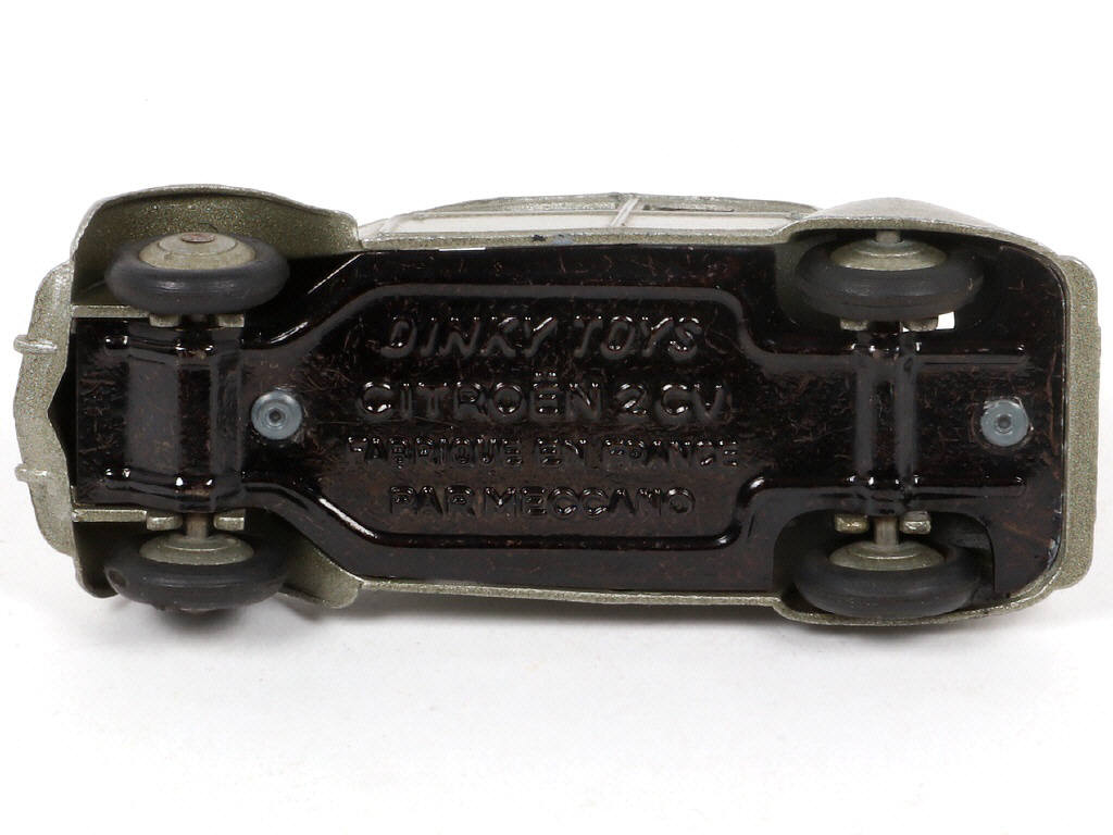 Lot 236 - DINKY TOYS (FRANCE) (1)