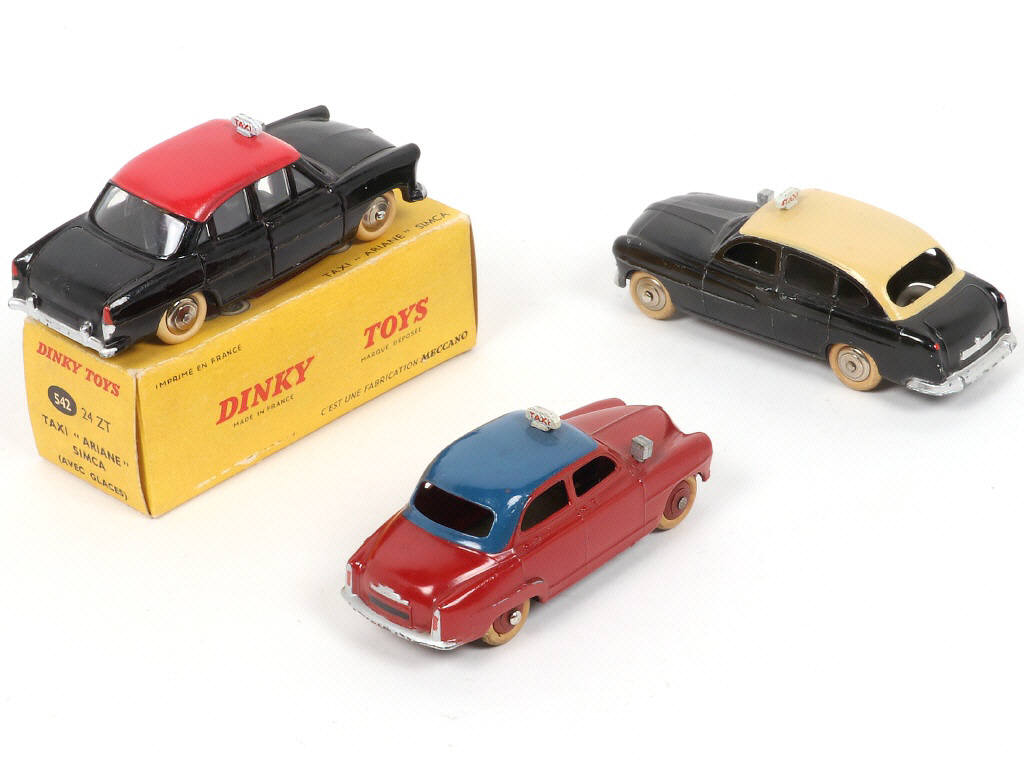 Lot 281 - DINKY TOYS (FRANCE) (3)