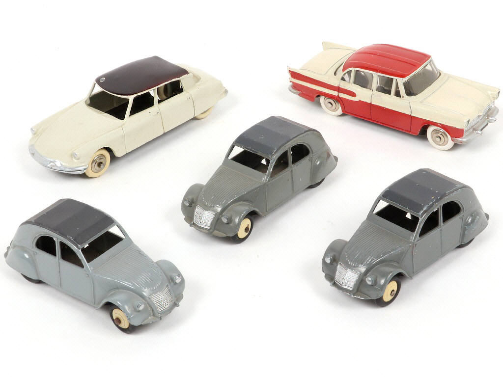 Lot 298 - DINKY TOYS (FRANCE) (5)