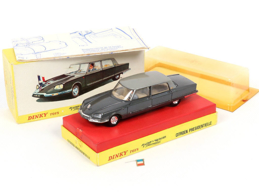 Lot 263 - DINKY TOYS (FRANCE) (1)