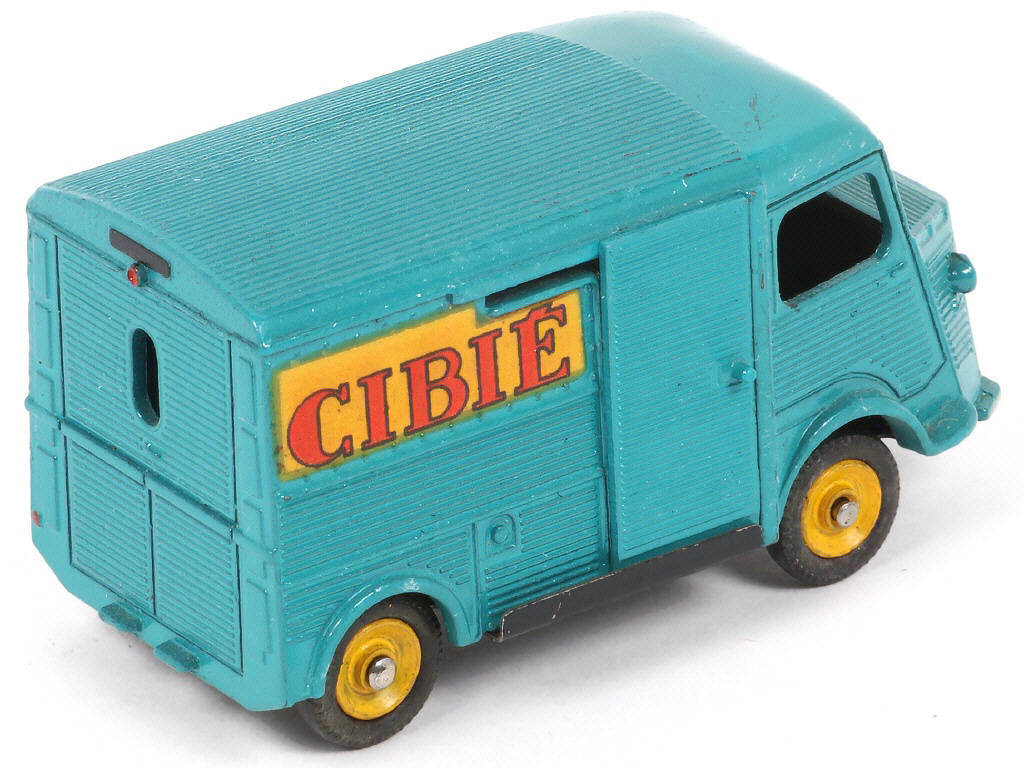 Lot 244 - DINKY TOYS (FRANCE) (1)