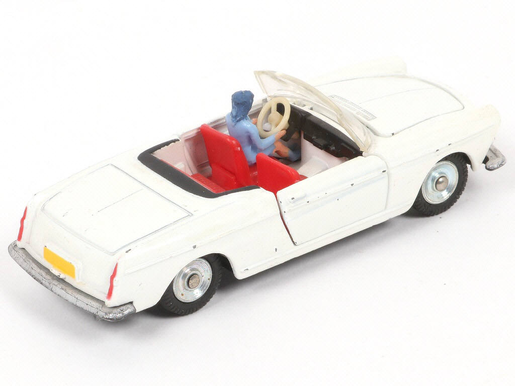 Lot 242 - DINKY TOYS (FRANCE) (1)