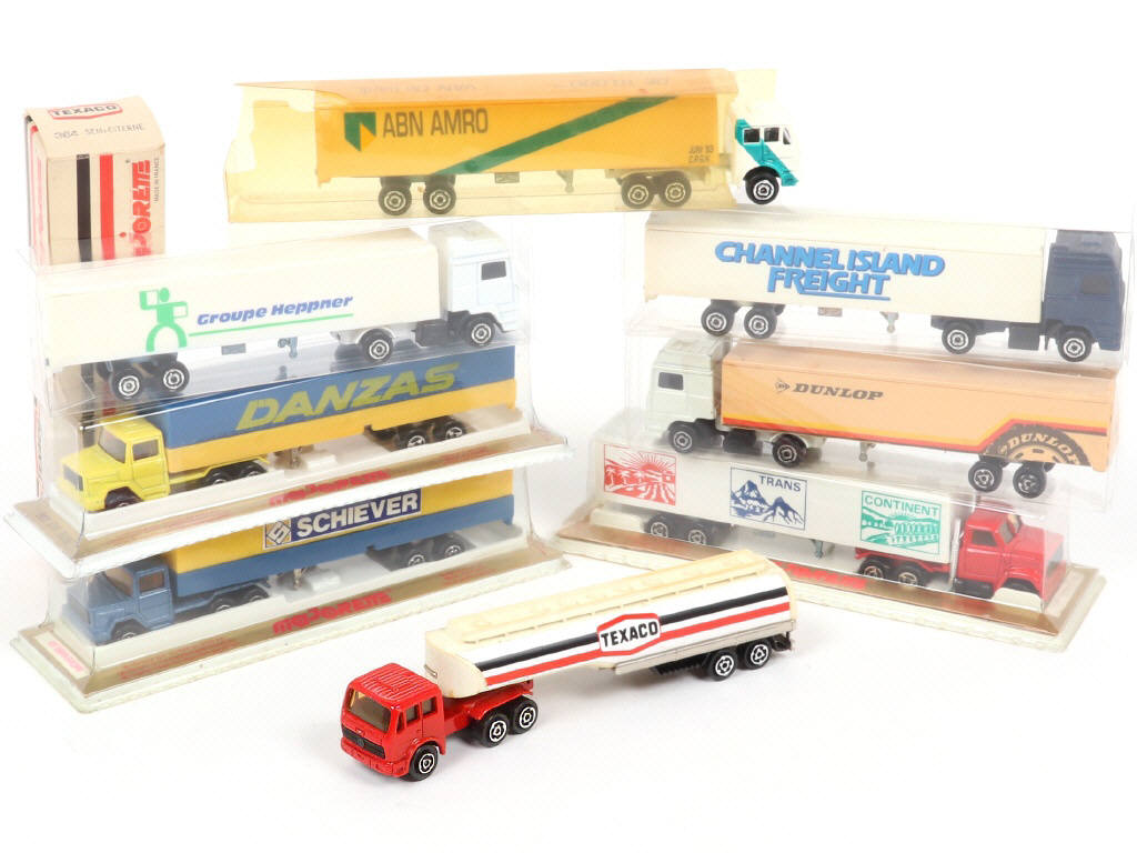 Lot 220 - MAJORETTE (FRANCE) (8)