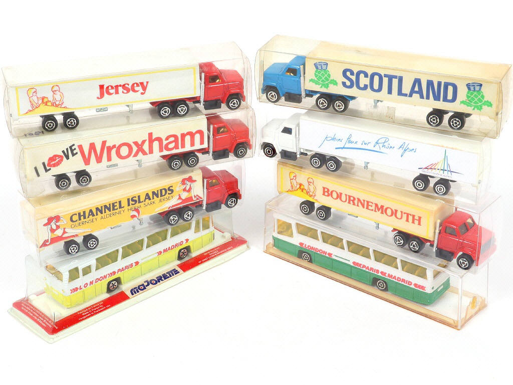 Lot 215 - MAJORETTE (FRANCE) (8)