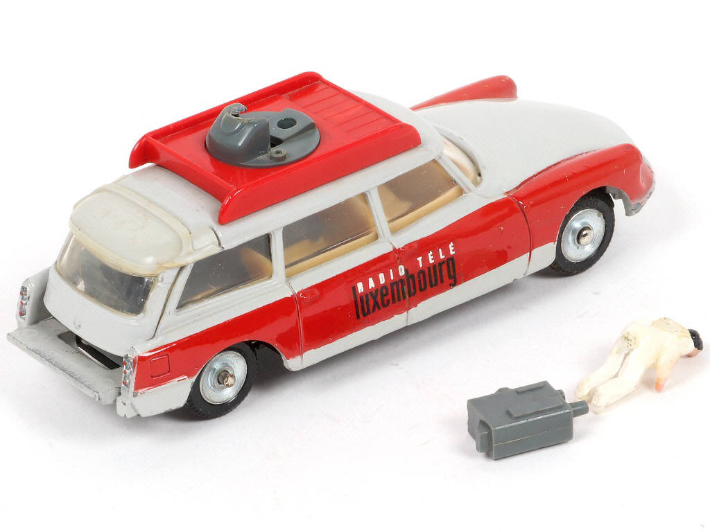 Lot 241 - DINKY TOYS (FRANCE) (1)