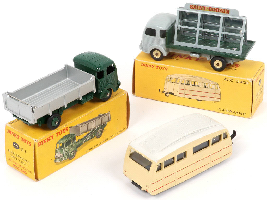 Lot 283 - DINKY TOYS (FRANCE) (3)