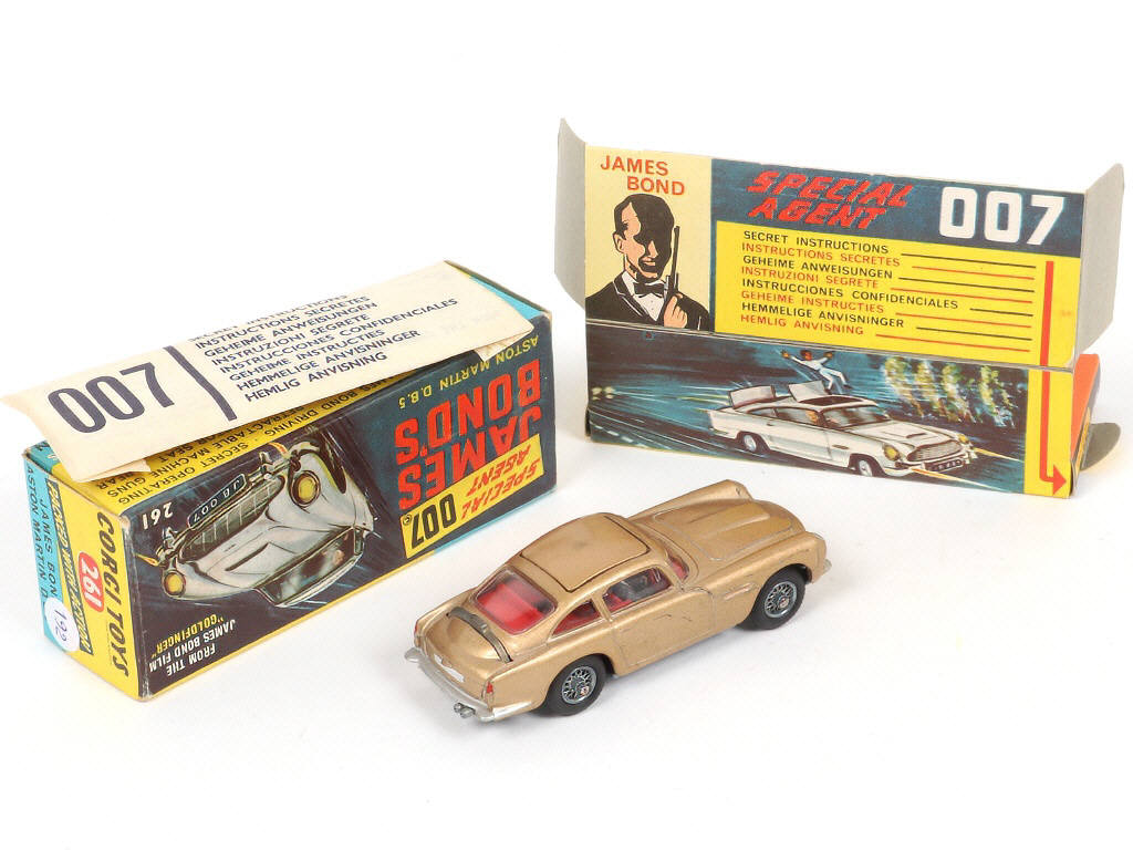 Lot 173 - CORGI TOYS (GB) (1)