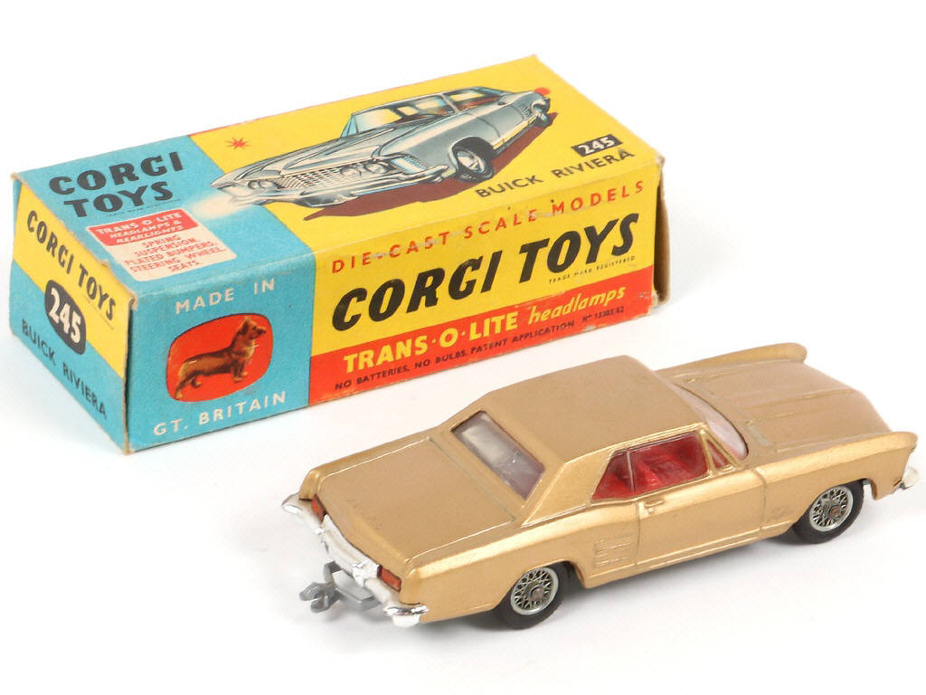 Lot 121 - CORGI TOYS (GB) (1)