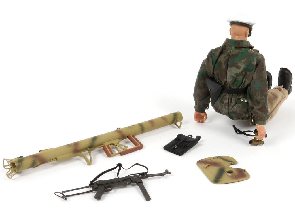 Lot 200 - 21st CENTURY TOYS (CHINE) (1)