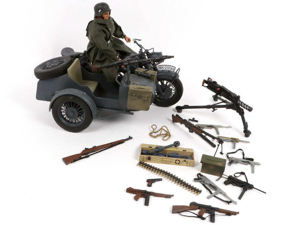 Lot 94 - CENTURY TOYS (USA) (1)