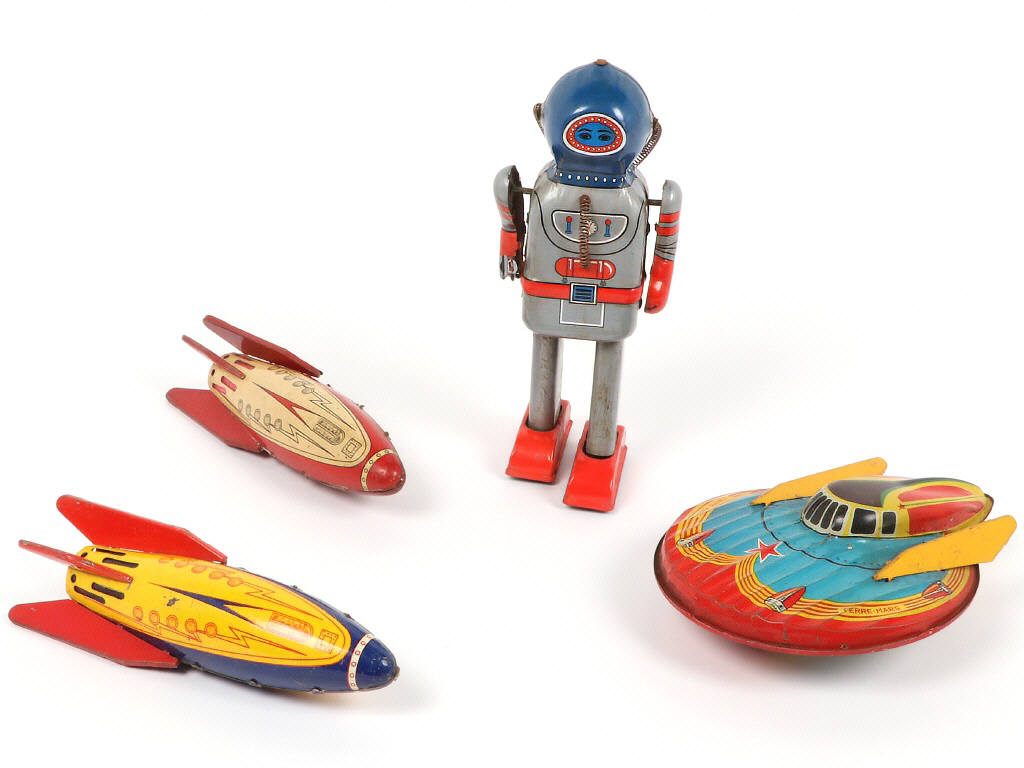 Lot 49 - DIVERS (4)