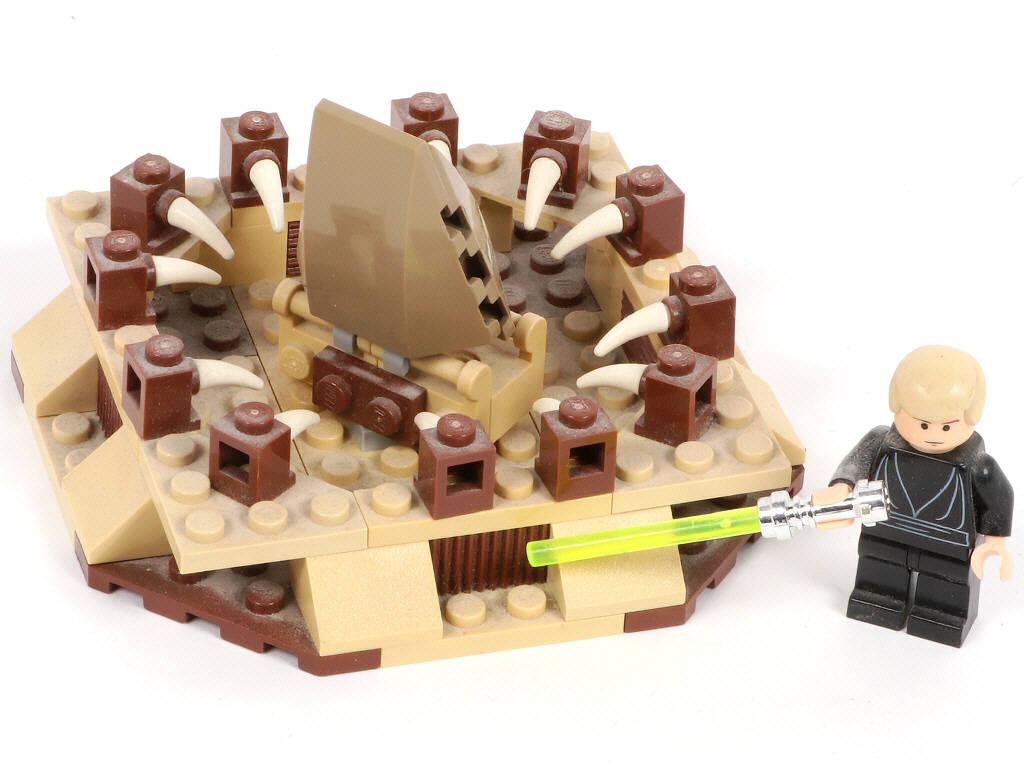 Lot 226 - LEGO (DANEMARK) (1)