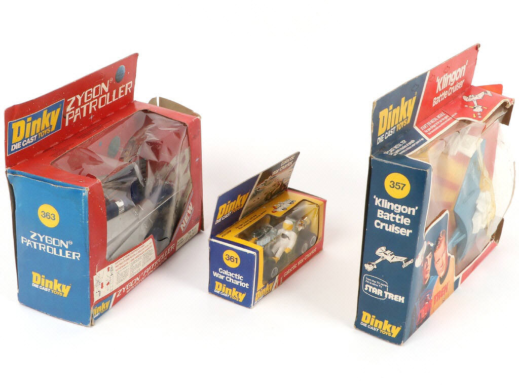 Lot 313 - DINKY TOYS (GB) (3)