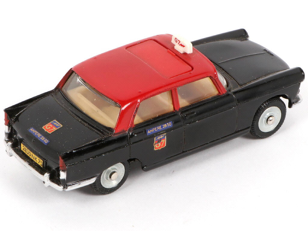 Lot 347 - DINKY TOYS (FRANCE) (1)