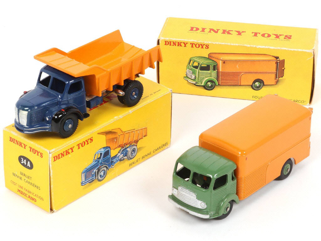 Lot 357 - DINKY TOYS (FRANCE) (2)