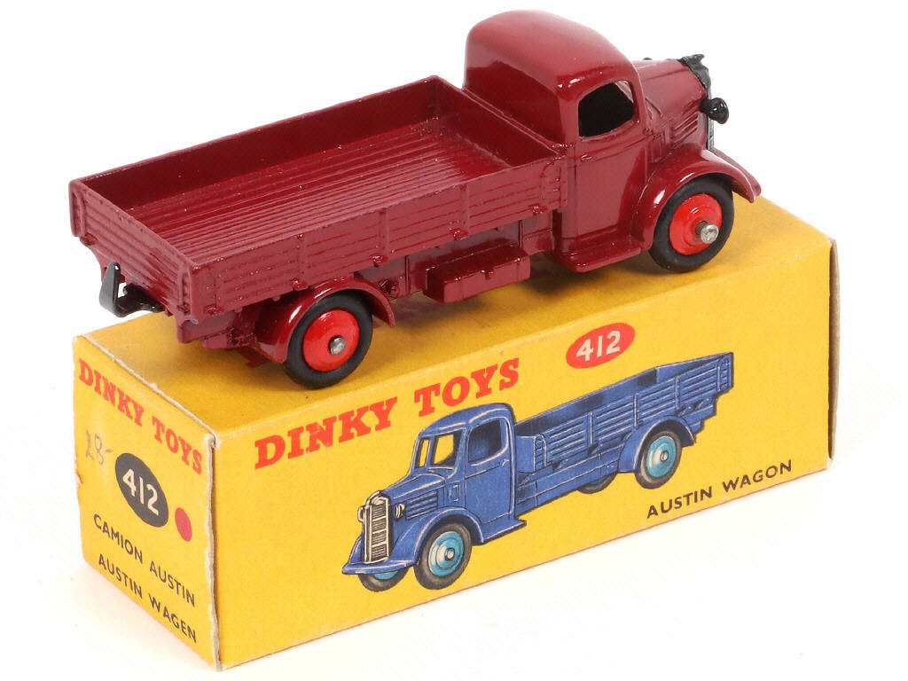 Lot 305 - DINKY TOYS (GB) (1)
