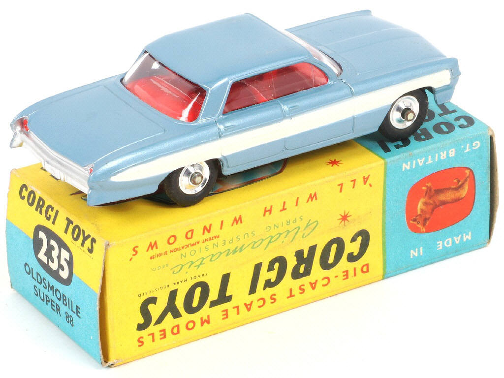 Lot 176 - CORGI TOYS (GB) (1)