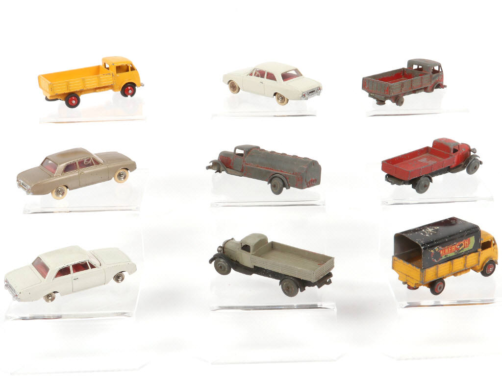 Lot 292 - DINKY TOYS (FRANCE) (9)