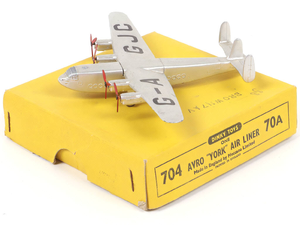 Lot 266 - DINKY TOYS (GB) (1)