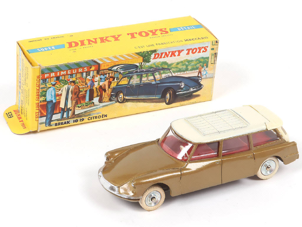 Lot 246 - DINKY TOYS (FRANCE) (1)