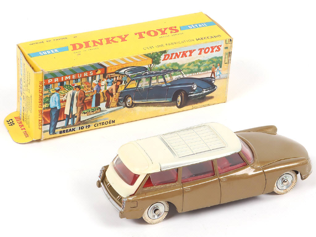 Lot 246 - DINKY TOYS (FRANCE) (1)