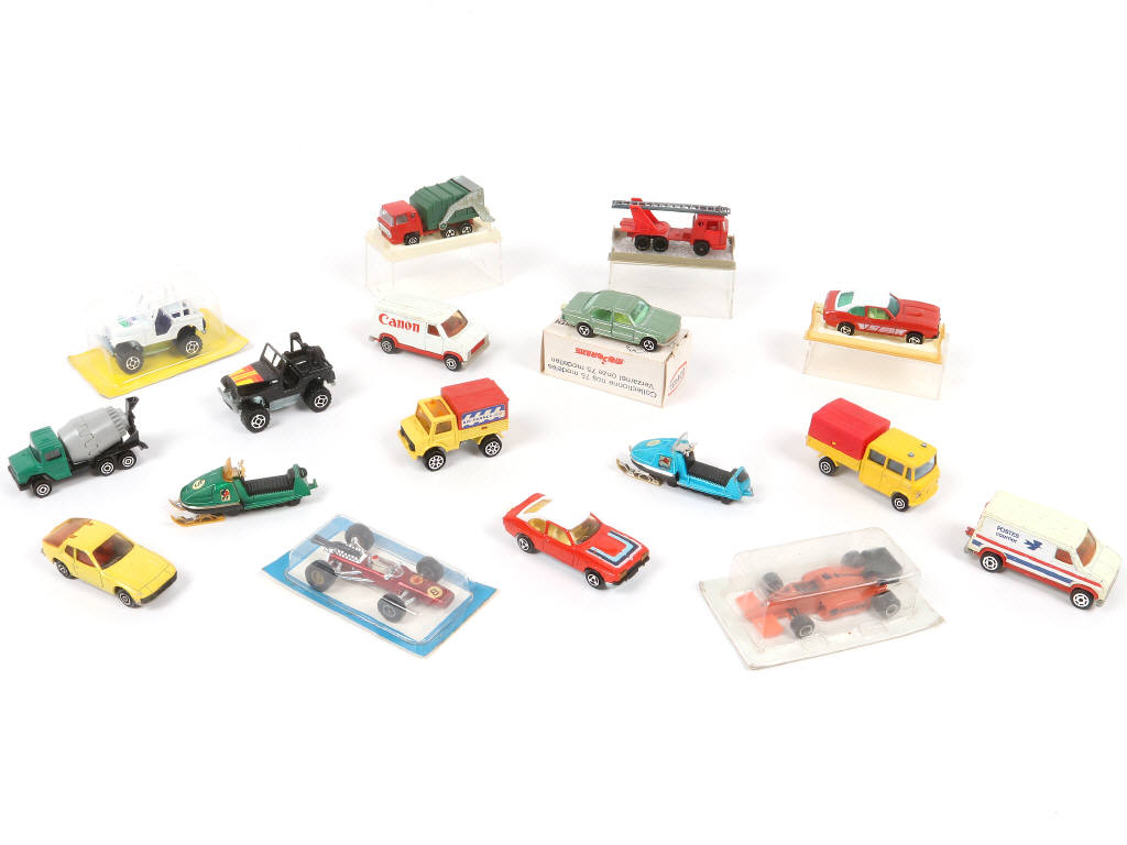 Lot 193 - MAJORETTE (FRANCE) (17)
