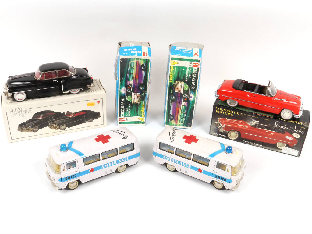 Lot 9 - DIVERS (ASIE) (4)