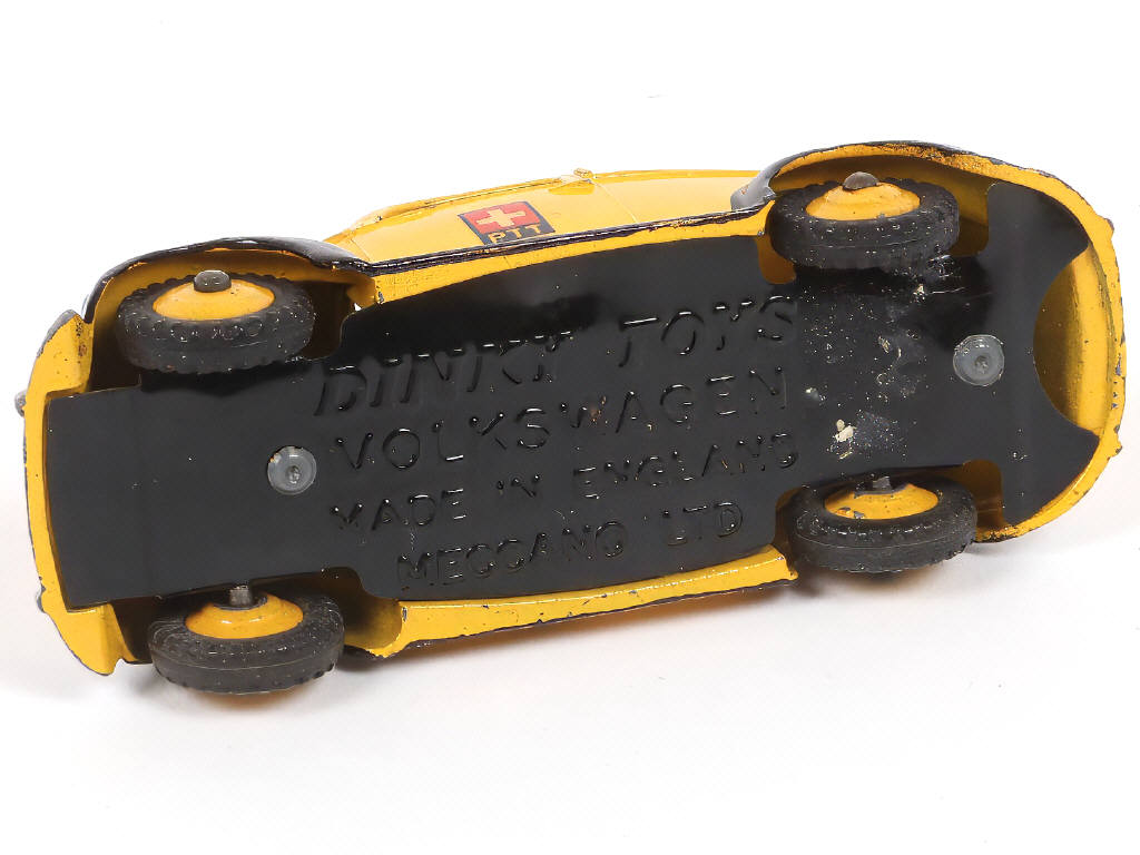 Lot 261 - DINKY TOYS (GB) (1)