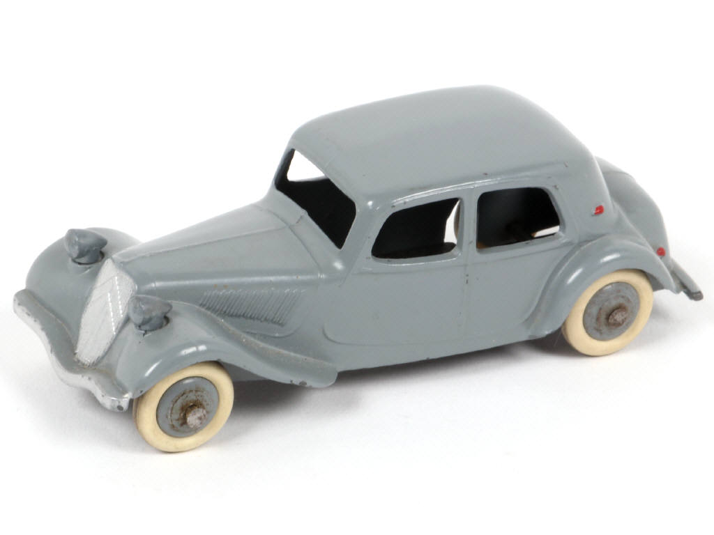 Lot 235 - DINKY TOYS (FRANCE) (1)