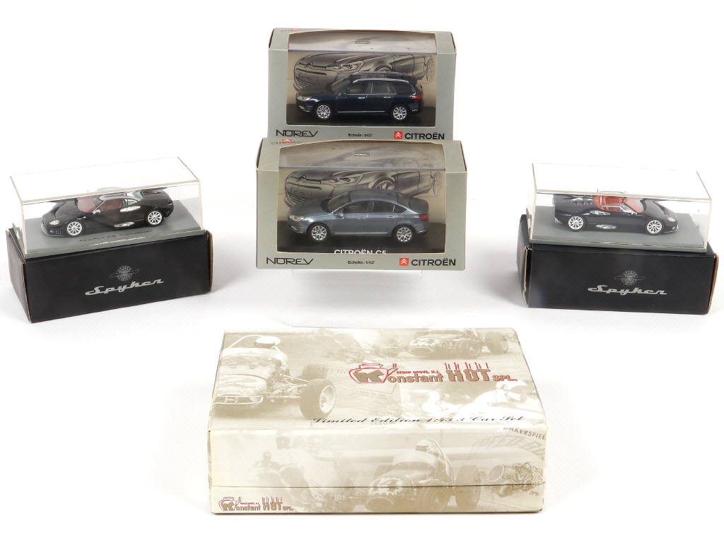 Lot 43 - DIVERS (5)