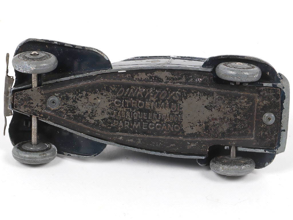 Lot 237 - DINKY TOYS (FRANCE) (1)