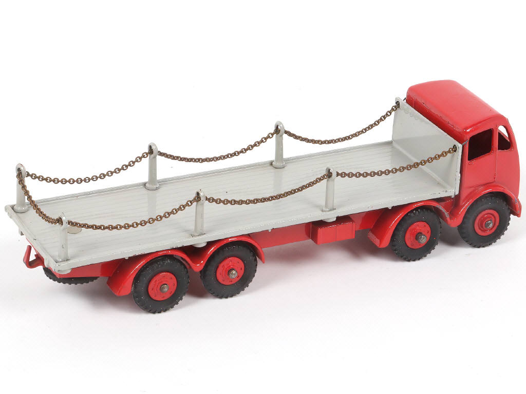 Lot 267 - DINKY TOYS (GB) (1)