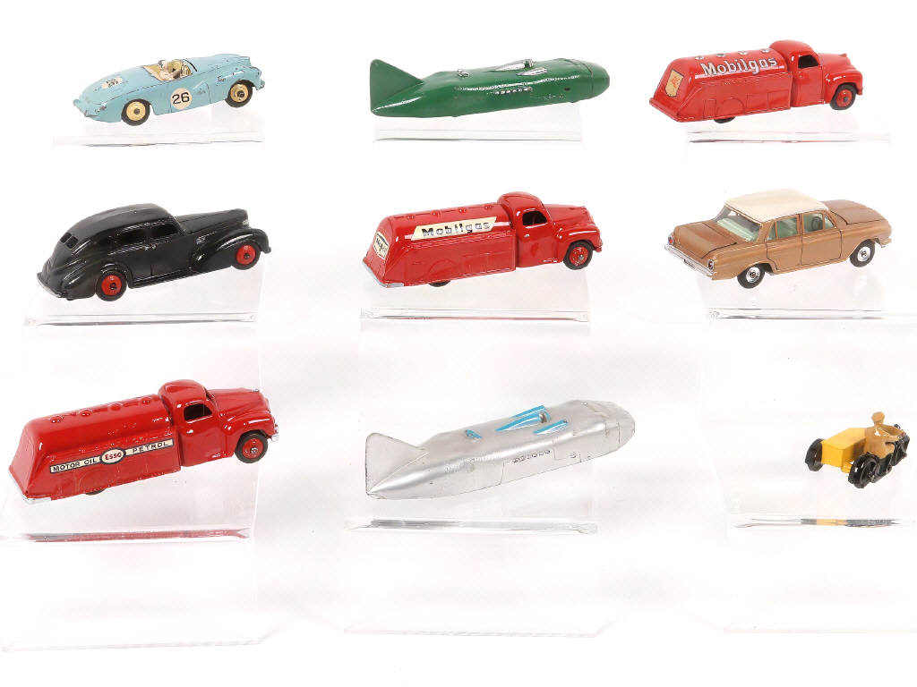 Lot 285 - DINKY TOYS (GB) (9)
