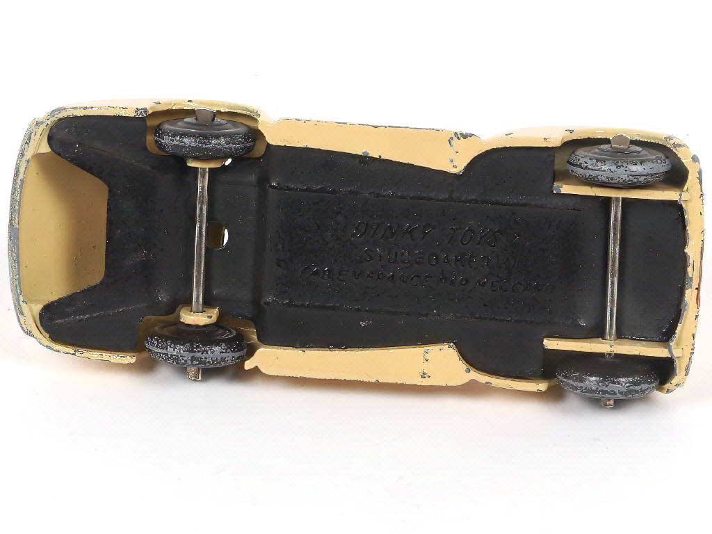 Lot 297 - DINKY TOYS (FRANCE) (1)