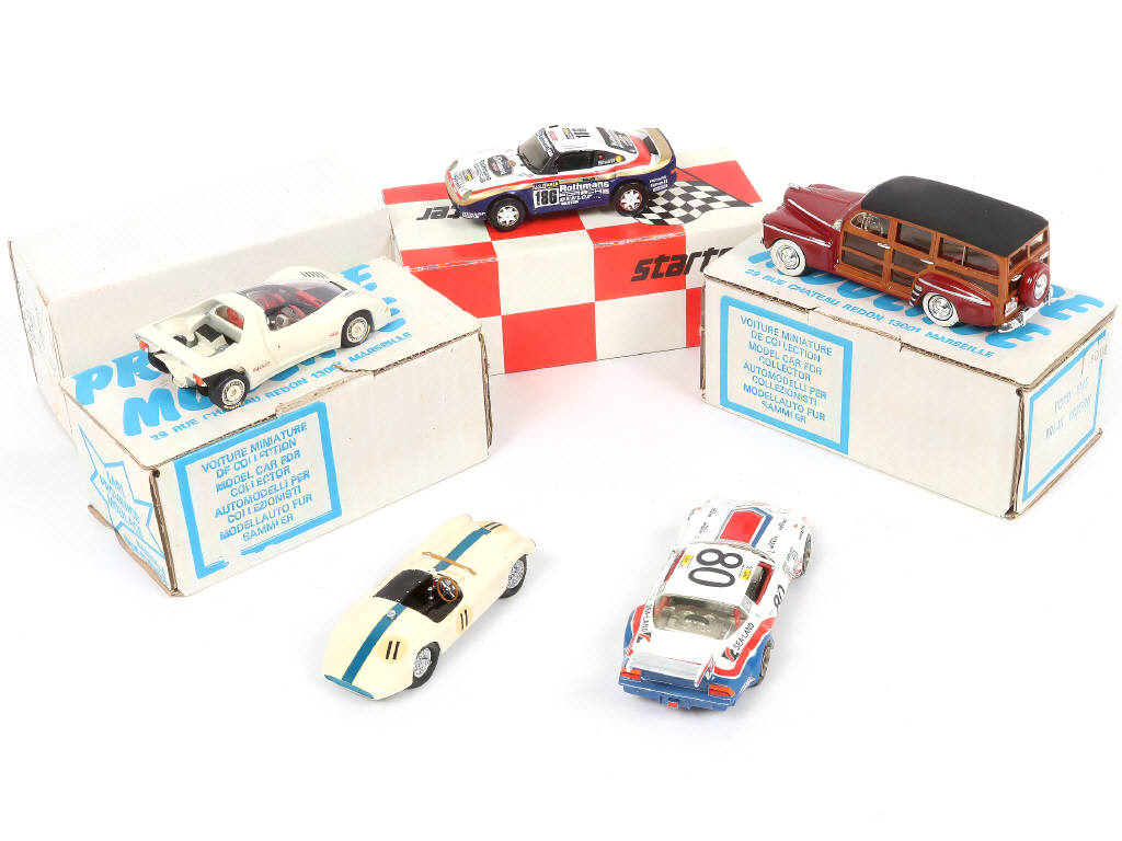 Lot 44 - DIVERS (5)
