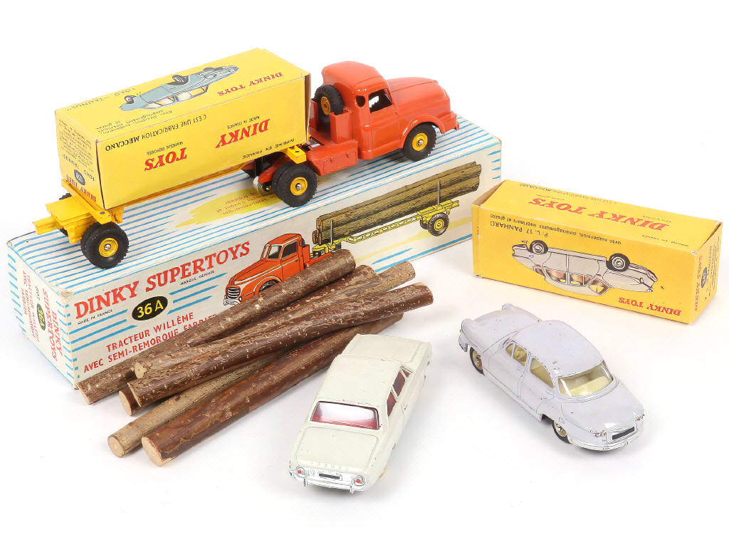 Lot 321 - DINKY TOYS (FRANCE) (3)
